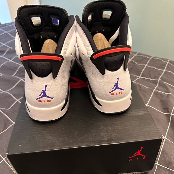 Air Jordan 6 Retro - Picture 4 of 6
